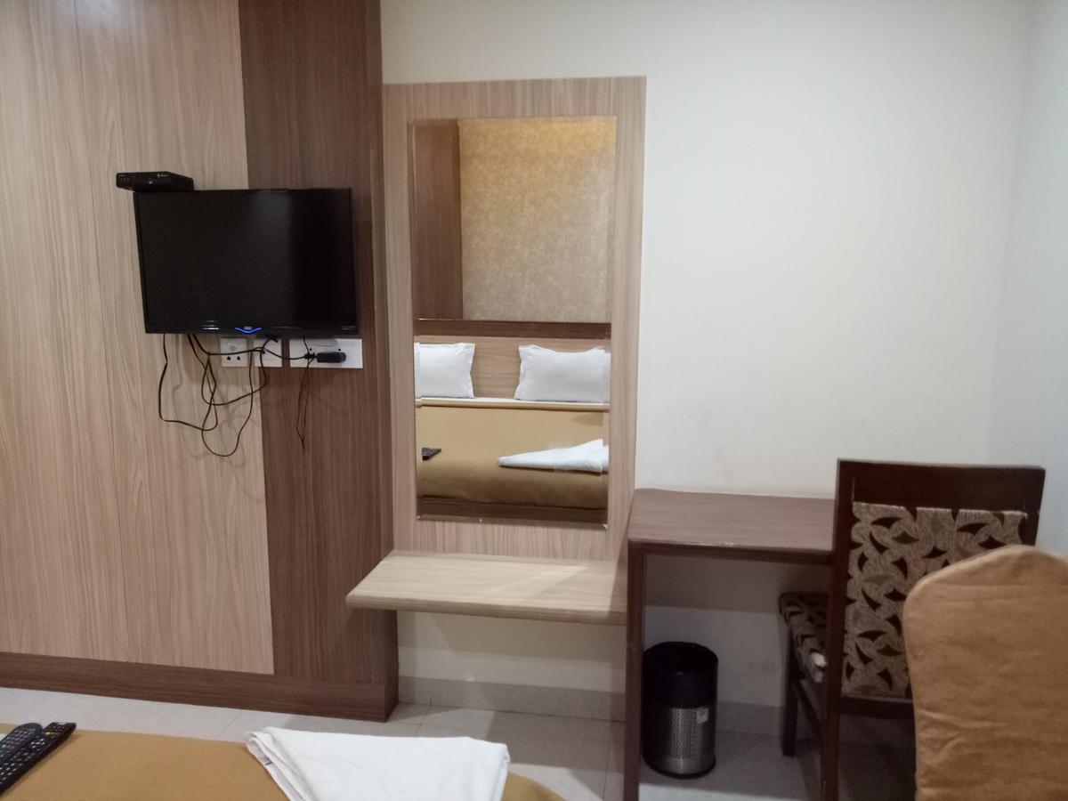 Hotel Deccan Park ハイデラバード エクステリア 写真
