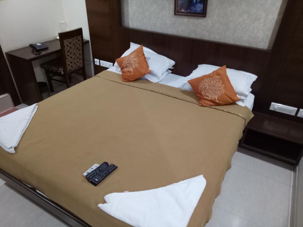Hotel Deccan Park ハイデラバード エクステリア 写真